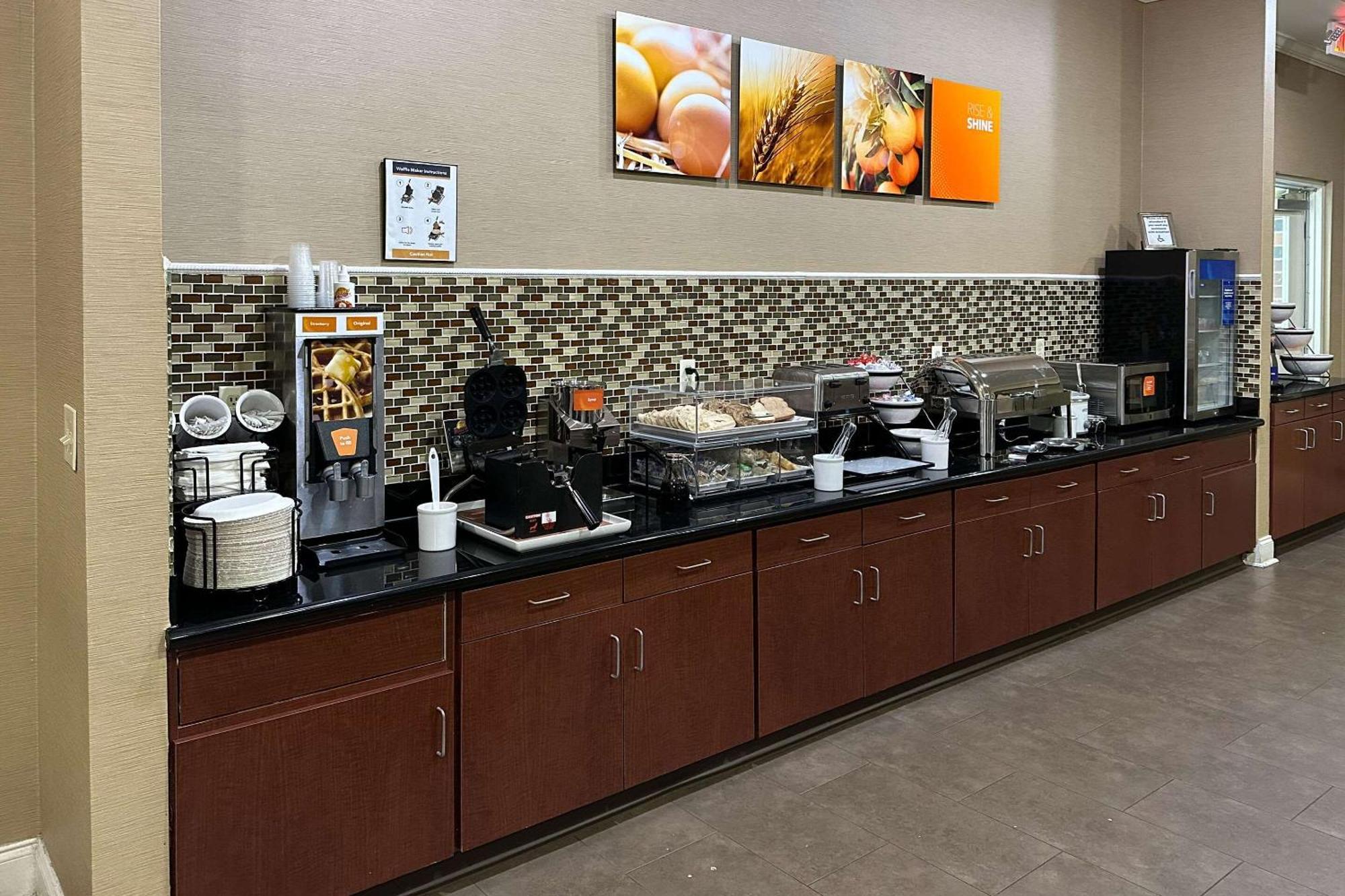 Comfort Inn & Suites Rogersville Bagian luar foto